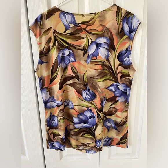 Floral Cap Sleeve Blouse - Picture 3 of 3